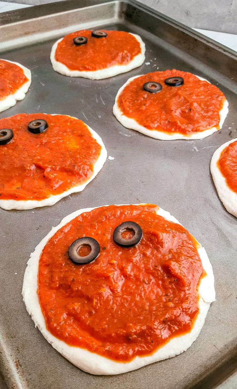 Halloween Pizza - Mummy Pizza Recipe