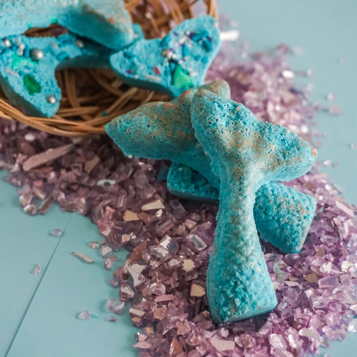 mermaid life bath bomb